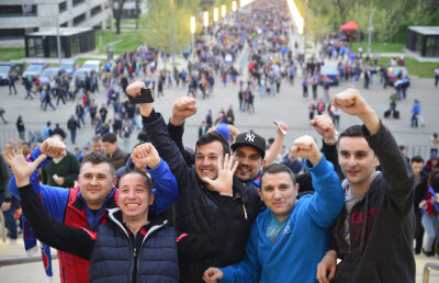 FOTO Vals, gramatică şi patimă » Steliştii şi dinamoviştii au colorat derby-ul dintre Steaua și Dinamo