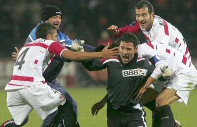 VIDEO Amintiri negre pentru Mircea Lucescu de la ultimul duel cu Sevilla, când a luat gol de la Palop + reacția lui Il Luce după tragerea la sorți