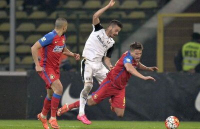 Războiul lumilor » Finala campionatului, Astra - Steaua, se dispută în această seară! Surprize mari în echipele pregătite de Șumi și Reghe