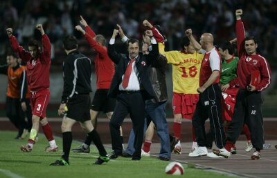 Ultrașii ”câinilor” îi avertizează pe jucătorii lui Rednic: ”Nu repetaţi prostia din 2007”