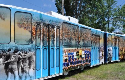 Moda "Craiova Maxima" » Tramvaiele din Craiova vor fi inscripționate cu jucători legendari