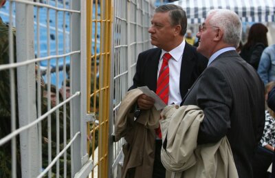 Riscă 14 ani de închisoare! La Tribunalul București, au avut loc ieri ultimele audieri în dosarul dezafilierii Craiovei: Sandu și Dragomir sunt expuși la pedepse uriașe