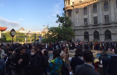 BREAKING NEWS În timp ce sute de oameni protestează la Universitate, avem confirmarea: nu doar produsele Hexi au ieșit neconforme la testele din spitale, ci și alți dezinfectanți!