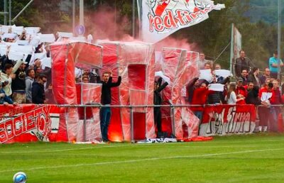 FOTO Spectacol de zile mari în liga a 6-a » Suporterii au făcut show la sărbătoarea de promovare a echipei