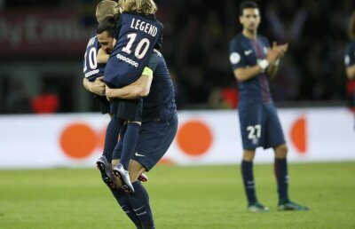 VIDEO+FOTO Ovații pentru legendă » Ibrahimovici a reușit o ”dublă”, iar arbitrul a întrerupt meciul în minutul 10 pentru a fi aplaudat la ultima apariție în Ligue 1