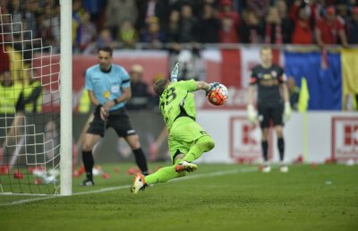 VIDEO+FOTO Traian şi Imperiul CFR » Dinamo a onorat amintirea lui Ekeng cu spectacol în tribune şi determinare pe teren, dar a pierdut trofeul la penalty-uri