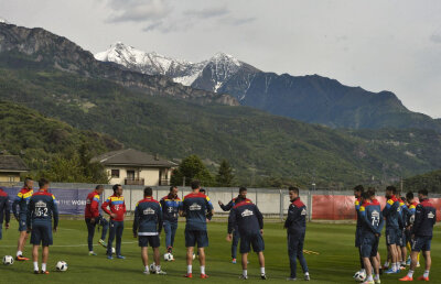 După Alibec, încă un jucător îi dă emoții lui Iordănescu: are contuzie puternică la pulpă