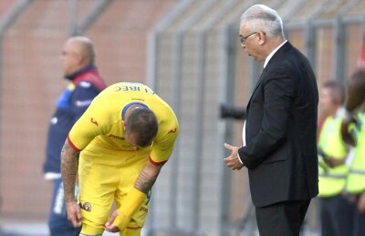 Dumitru Dragomir critică tactica lui Iordănescu: "Pasăm numai în spate, nu am văzut așa ceva în viața mea" » Greșeala care îl dezavantajează pe Alibec