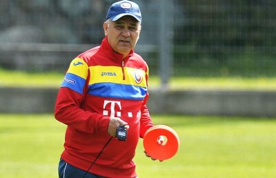 Atac furibund la adresa lui Iordănescu, după ultimele decizii: "Vine de la EURO cu coada între picioare! Acești 4 jucători nu au ce căuta la națională"