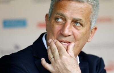 Îl critică pentru că nu vorbește decât italiană » Suporterii și presa sunt deranjați că selecționerul Petkovici li se adresează într-o limbă pe care doar 8% din populație o cunoaște