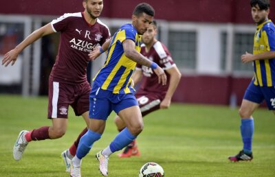 Cota zilei vine de la UTA Arad – Dunărea Călărași » 2.35 pentru barajul de promovare