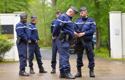 Se instaurează panica în Franța! 82 de posibili teroriști printre cei care trebuiau să asigure protecția fanilor la EURO