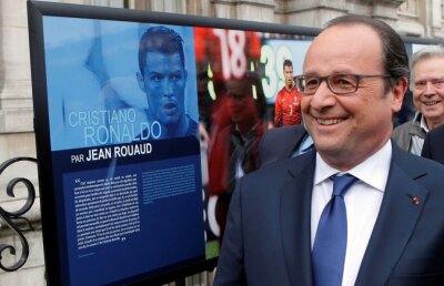 Zlatan Ibrahimovici înainte de EURO 2016: "Îl pot face popular pe Hollande, dar nu știu dacă vreau"