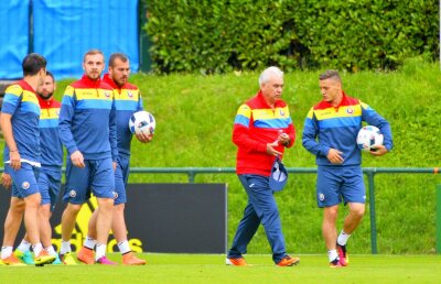 ROMÂNIA - ALBANIA. Decizie neașteptată a lui Iordănescu în această dimineață » 3 jucători au fost luați separat