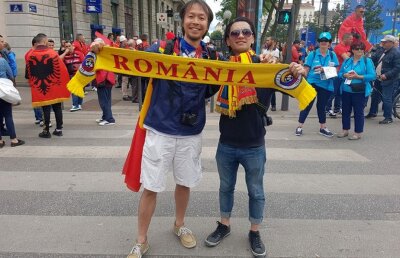 VIDEO Galeria României primește întăriri la Lyon » Un fan a venit din Japonia pentru a-i susţine pe "tricolori" la meciul cu Albania