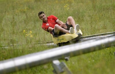 VIDEO Adrenalină la 50 de kilometri la oră » Surpriza lui Andone pentru dinamoviști 