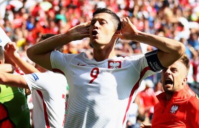 Provocator » Lewandowski a provocat un conflict deschis cu fanii și cu jucătorii elvețieni după fluierul final