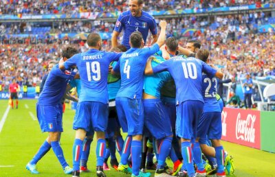 VIDEO+FOTO » Italia a trimis Spania acasă după 2-0 și joacă în "sferturi" cu Germania