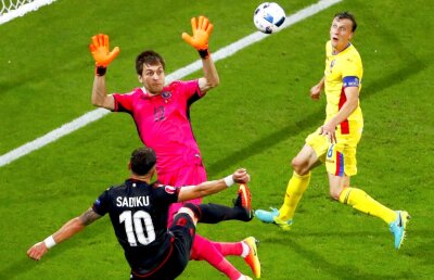 Suporterii Fiorentinei nu-l mai vor pe Tătăruşanu: "E mediocru. Mai bine să rămână în România"