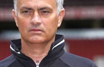 POZA ANULUI? Jose Mourinho, în extaz după victoria Portugaliei din finala EURO! A apărut în pijamale 