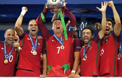 Explicaţia triumfului Portugaliei de la EURO » Un fotbalist din Liga 1 dezvăluie schimbarea majoră făcută de lusitani: "De aici a pornit totul"