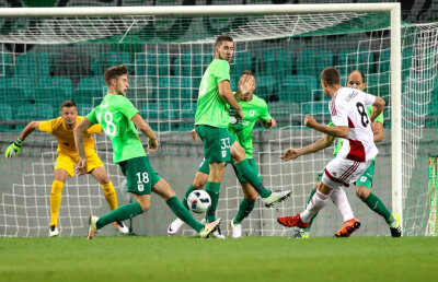 Fotbal SF la Ljubljana » Trencin, aproape de a fi egalată după ce a condus cu patru goluri în minutul 32: ”Le-am spus jucătorilor să se relaxeze”