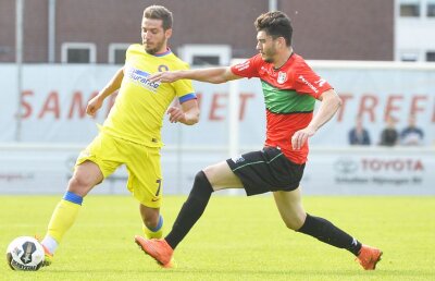 FOTO OFICIAL Alex Chipciu a semnat cu Anderlecht! Mijlocașul român a fost prezentat la formația belgiană