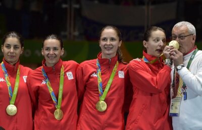 Doamnele de miercuri » Cum se pregătește un aur olimpic? Timp de cinci luni, Gazeta a fost la câte un antrenament al echipei feminine de spadă