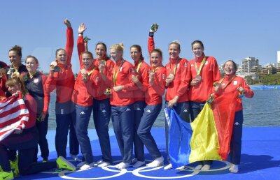 GALERIE FOTO Bravo, fetelor! Încă o medalie pentru România! Echipajul de 8+1 aduce bronzul