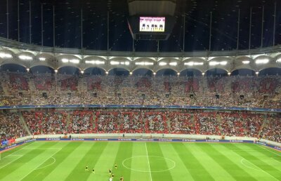 FOTO Reacțiile dinamoviștilor după coregrafia de la Steaua - City » Cum s-au amuzat jucătorii și oficialii după gestul fără precedent al suporterilor lor