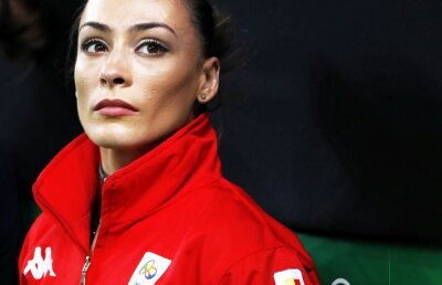 Medalii şi răutăţi » Ovidiu Ioanițoaia scrie despre Cătălina Ponor și Simona Halep: "Ele nu înţeleg publicul ori publicul le trădează?"