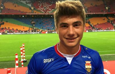 În urmă cu doi ani era "exilat" în liga a doua, ieri a învins Ajax pe Amsterdam Arena » Un tânăr jucător român a impresionat în Olanda