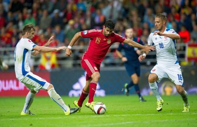 VIDEO Spania a demolat Liechtenstein, Țara Galilor a făcut instrucție cu vecinii de peste Prut » Toate rezultatele înregistrate astăzi în preliminariile pentru Campionatul Mondial