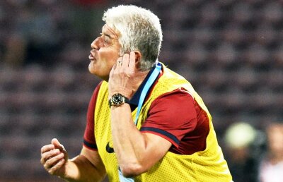 Tactica lui Dinamo pentru a nu-și pierde vedeta! Cum încearcă Andone să determine un jucător să continue în "Ștefan cel Mare"