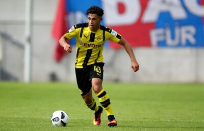 Atenție, imagini care vă pot afecta emoțional! Scene HORROR la Varșovia! Accidentare groaznică pentru un tânăr fotbalist al Borussiei 