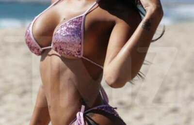 GALERIE FOTO » Atenție, imagini irezistibile de la plajă! Posteriorul ei a făcut ravagii