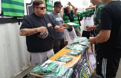 Gest fantastic al ultrașilor Borussiei Monchengladbach pentru ASU Poli Timișoara » S-a întâmplat înaintea meciului cu Werder Bremen