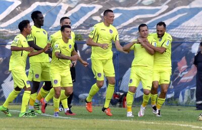 FOTO Un antrenor de viitor din Liga 1 prins într-o ipostază neregulamentară