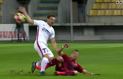 FOTO Steaua a cerut eliminare la intrarea lui Acsinte asupra lui Adi Popa » A procedat corect Hațegan?