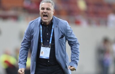 EXCLUSIV Pleacă Şumudică? Antrenorul Astrei este în conflict cu şefii echipei: "Au încasat 10 milioane de euro şi fac asta?"