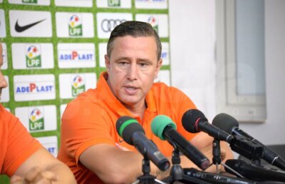 Reghecampf prefațează duelul cu CSU Craiova: "Se înflăcărează rapid și se sting la fel de repede! Acolo sunt jucători care nu au nici măcar un sezon în Liga 1"