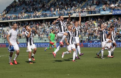 VIDEO Juventus a rezolvat meciul cu Empoli în 5 minute! Higuain, lider în topul marcatorilor din Serie A
