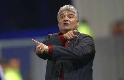 Andone vrea să profite de "pilele" lui Mutu » Ce spune antrenorul despre noul președinte din "Ștefan cel Mare"