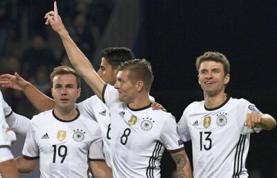 Și-a prelungit contractul şi a devenit cel mai bine plătit jucător neamț din istorie! 