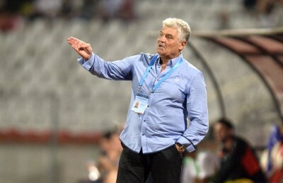 UPDATE Şumudică a plecat spre Cehia! Farmecul vieții la Dinamo! » Răsturnare de situație în privința posibililor înlocuitori  ai lui Ioan Andone la formația alb-roșie