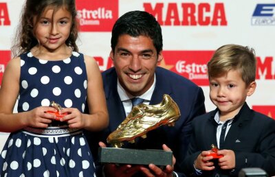 GALERIE FOTO Liverpool sau Barcelona? Luis Suarez a ridicat Gheata de Aur și a ales: "Acolo mă retrag!"