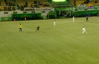 FOTO și VIDEO Gol extrem de controversat al Timișoarei, cu Chiajna » "Centralul" nu a avut nicio reacție! Opinia specialistului: "Îl împiedică să execute"