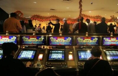 (VIDEO) Sesizare incredibilă în Buzău » Un parior a reclamat că nu se poate duce la toaletă din cauza jocurilor de noroc