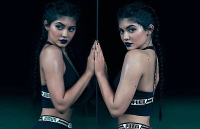 FOTO » Kylie Jenner, din ce în ce mai sexy