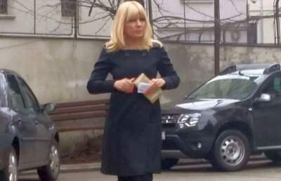 Unul dintre oamenii care și-au recunoscut vina în Gala Bute susține că Udrea i-a dat în avans întrebările pe care urma să i le pună procurorul DNA! Reacția fostului ministru